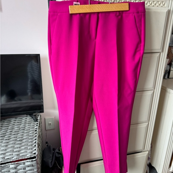 Laura fuchsia dress pant, worn once, freshly dry cleaned. Sz 10P. - Picture 2 of 5